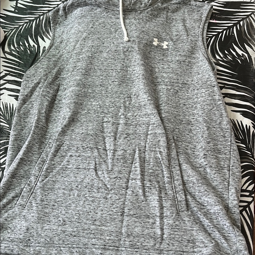 Under Armour Women's Heather Gray Muscle Tee
